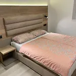 Sanela Apartment *