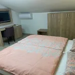 Sanela Apartment *