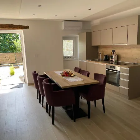 Apartament Sanela *