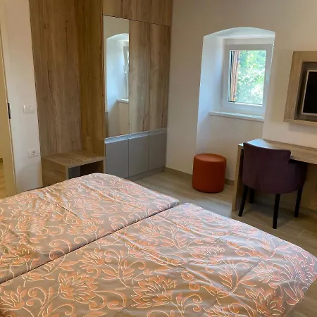 Apartament Sanela *